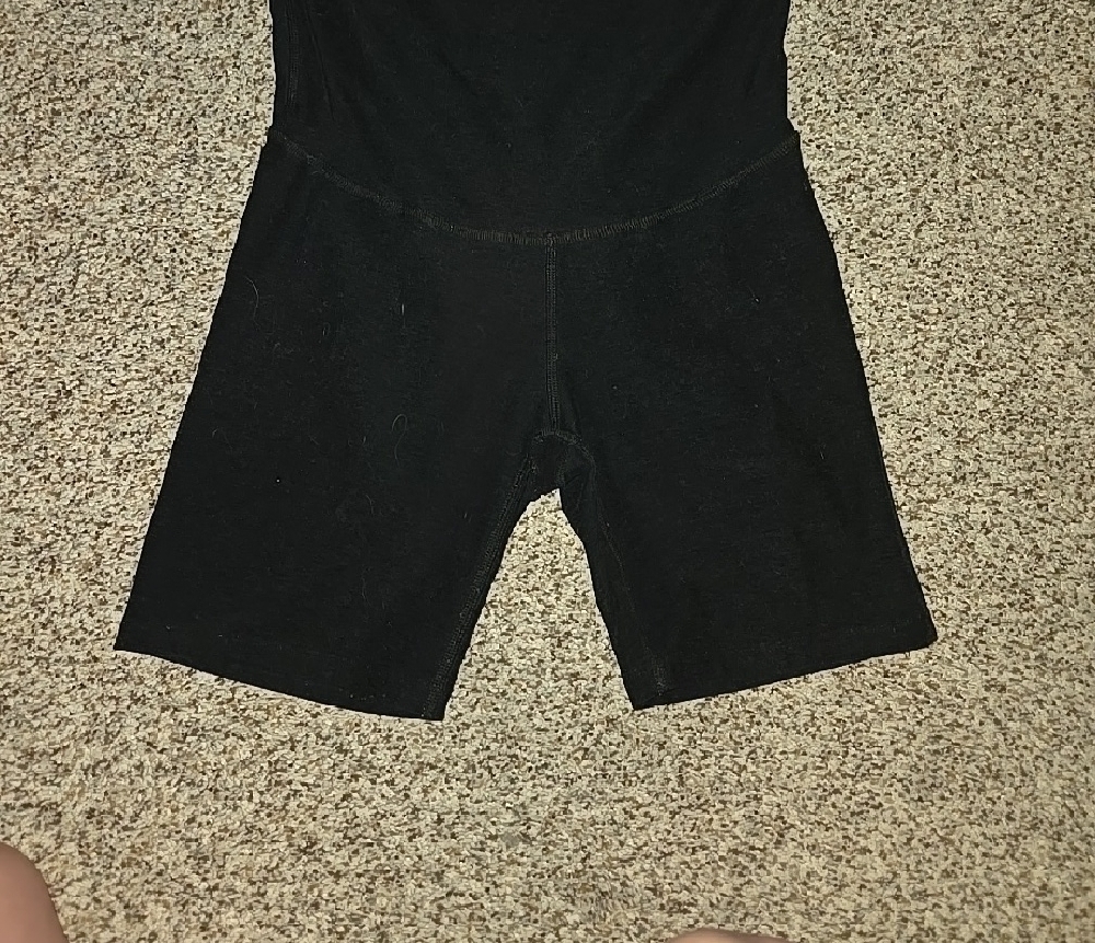 Beyond the Bump Black Bike Shorts - Picture 3 of 4